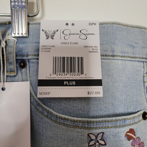 Jessica Simpson Plus Size Light Wash Flared Jeans With Floral Embroidery & Pocke - Picture 11 of 11
